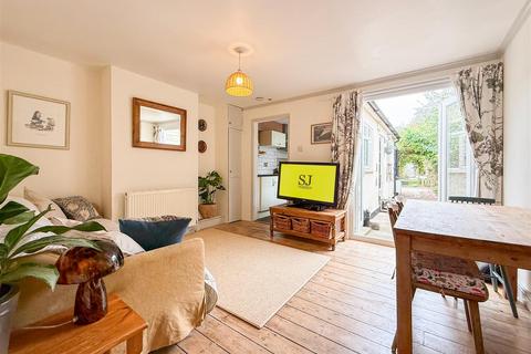 3 bedroom semi-detached house for sale, New Road, Burnham-On-Crouch