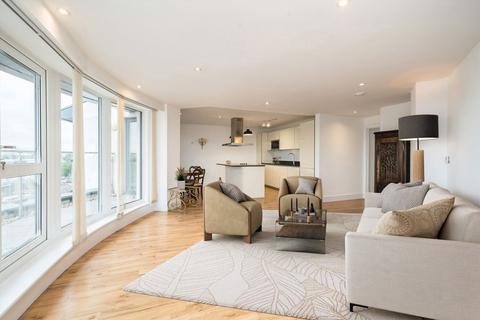 2 bedroom flat for sale, Arthur Road, London SW19