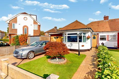 Pavilion Way, Ruislip HA4