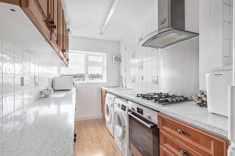 3 bedroom semi-detached house for sale, Woodlands Grove, Coulsdon, CR5 3AG