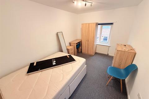 5 bedroom flat to rent, Leengate, Nottingham NG7