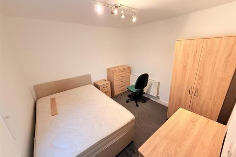 5 bedroom flat to rent, Leengate, Nottingham NG7