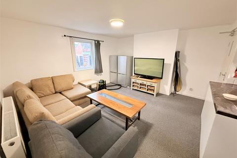 5 bedroom flat to rent, Leengate, Nottingham NG7
