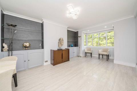 3 bedroom flat for sale, Cecil Close, London W5