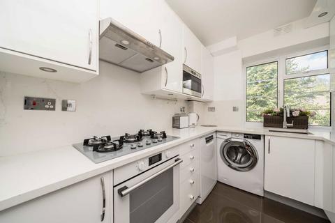 3 bedroom flat for sale, Cecil Close, London W5