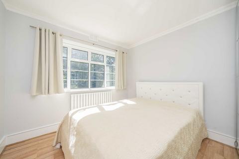 3 bedroom flat for sale, Cecil Close, London W5