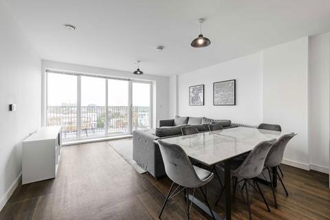2 bedroom flat for sale, Brownlow Road, London W13
