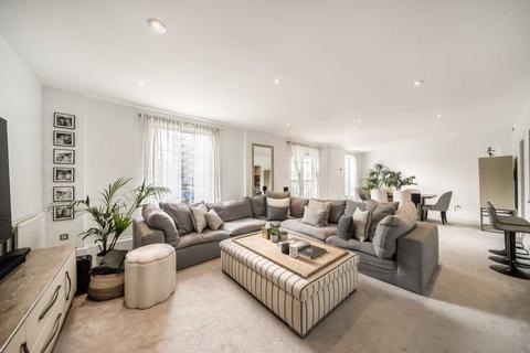 3 bedroom flat for sale, Carlyle Court, London SW10