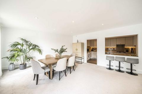 3 bedroom flat for sale, Carlyle Court, London SW10