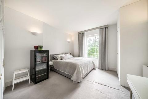 3 bedroom flat for sale, Carlyle Court, London SW10