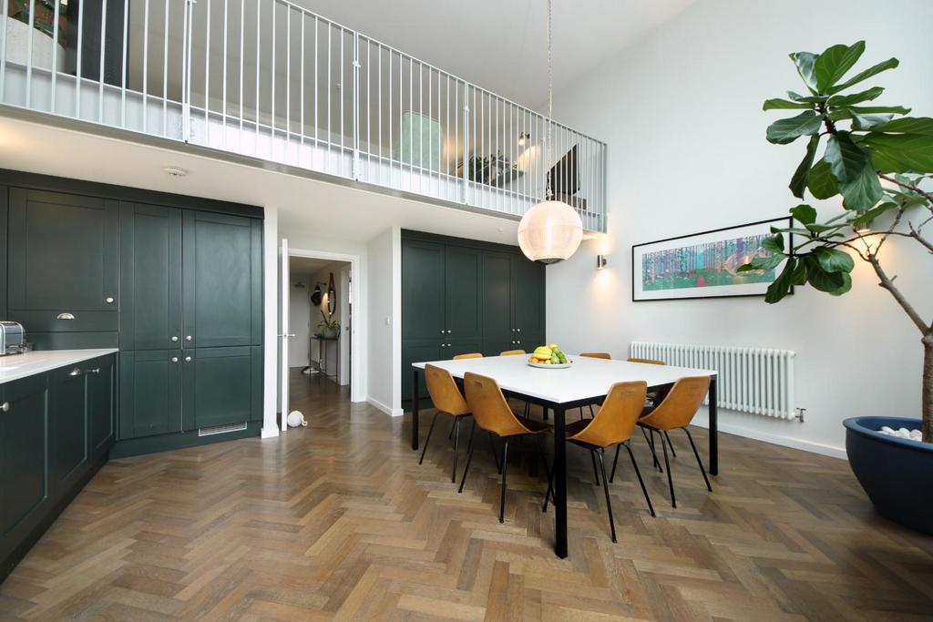 Gv-105 Issigonis House (14).jpg