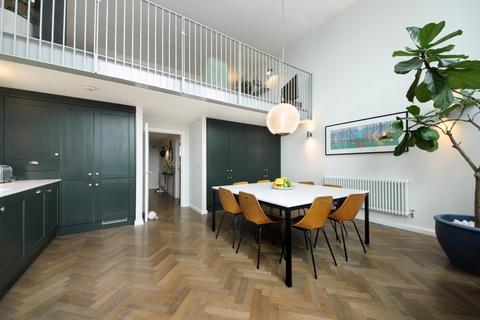 2 bedroom flat for sale, Cowley Road, W3