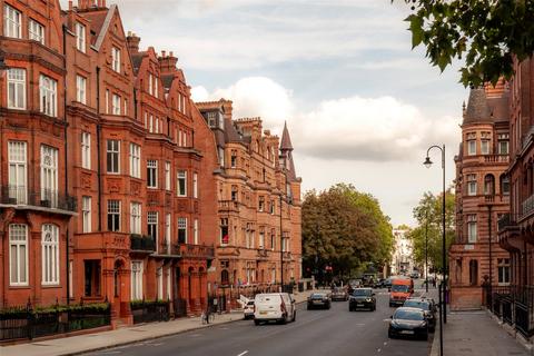3 bedroom apartment to rent, Pont Street, Knightsbridge, SW1X