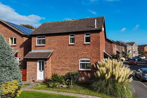 3 bedroom detached house for sale, De Chardin Drive, Hastings