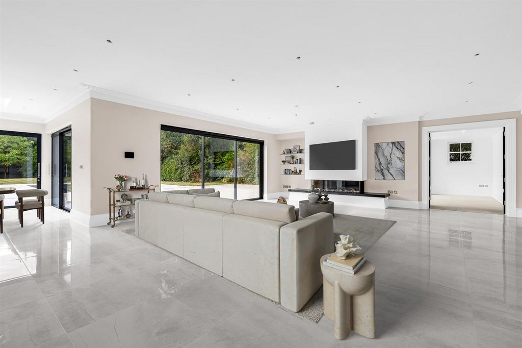 Property 8 D35 Internal-52 11-09-25 17 05.jpg