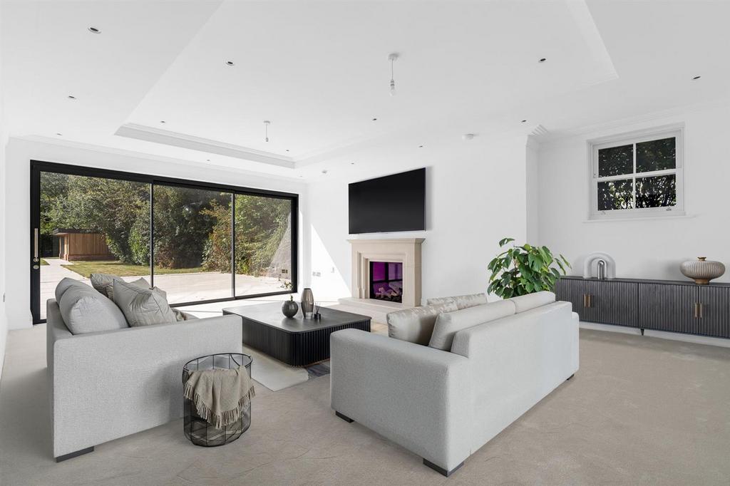 Property 8 D35 Internal-56 11-09-25 15 42.jpg