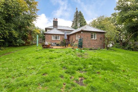 3 bedroom detached house for sale, Turners Hill Road, Worth, Crawley, West Sussex, RH10