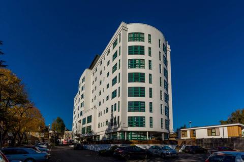 2 bedroom flat to rent, Kew Bridge Road, Kew Bridge, Brentford, TW8