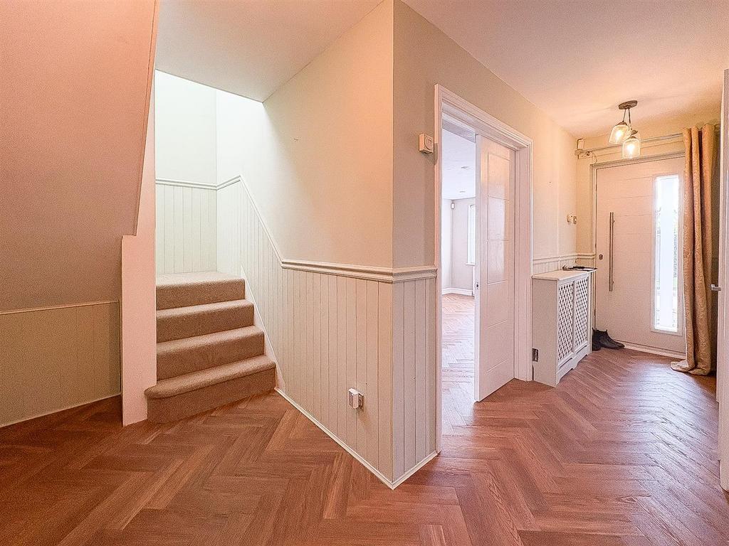 HALLWAY.jpg