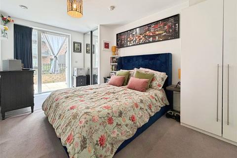 3 bedroom flat for sale, Regal Walk, Bexleyheath DA6