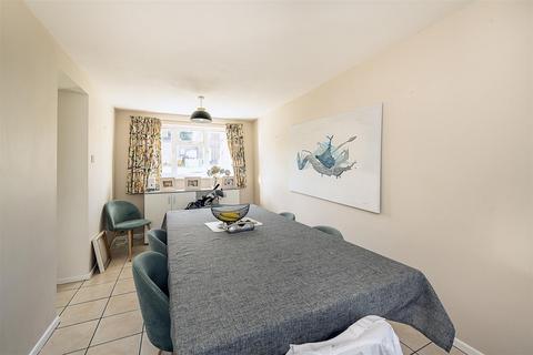 undefined, Molescroft, Harpenden