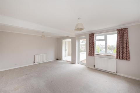 3 bedroom detached house for sale, Molescroft, Harpenden