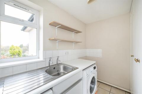 3 bedroom detached house for sale, Molescroft, Harpenden