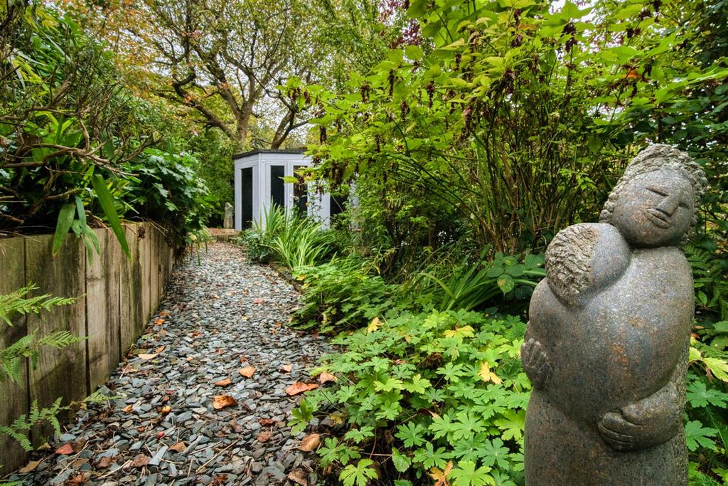 Path to summer house.jpg