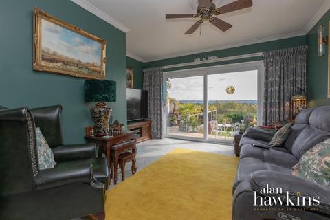 7 Bath Road, Royal Wootton Bassett, Swindon, SN4 7DF