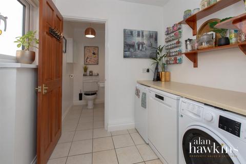 7 Bath Road, Royal Wootton Bassett, Swindon, SN4 7DF