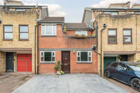 36 Greenland Mews, London, SE8 5JW