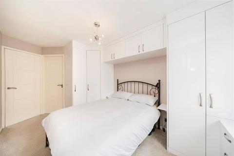36 Greenland Mews, London, SE8 5JW