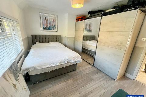 undefined, Kings Langley WD4