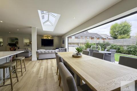 undefined, Jubilee Walk, Kings Langley WD4