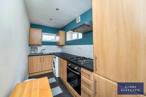 2 bedroom flat to rent, Chippendale Waye, Uxbridge, UB8