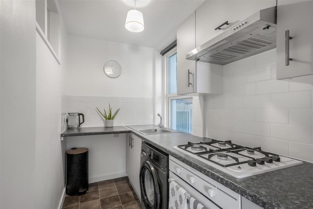 Kitchen 1.jpg