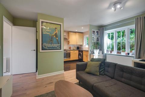 1 bedroom apartment for sale, Bromley Close