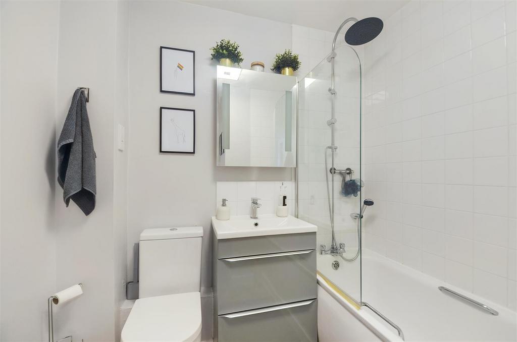 Bathroom (3).jpg
