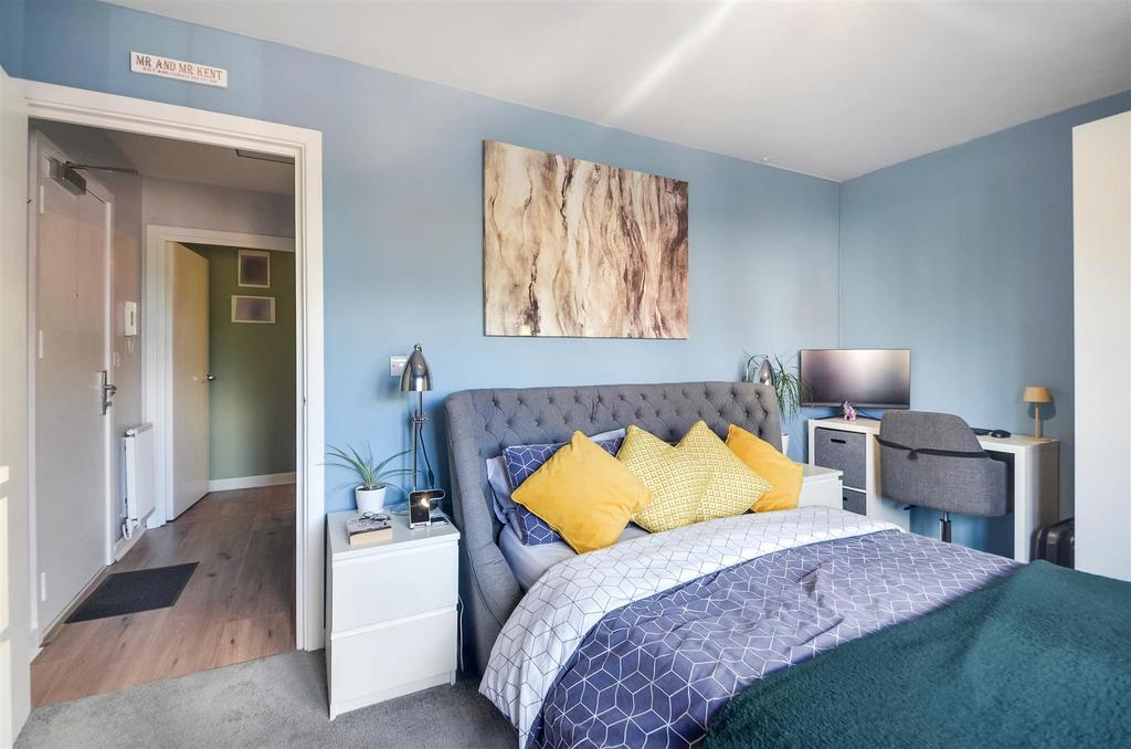 Bedroom (4).jpg