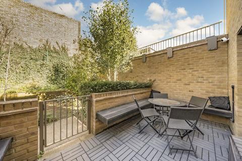 3 bedroom flat for sale, Sorrel Mead, London NW9