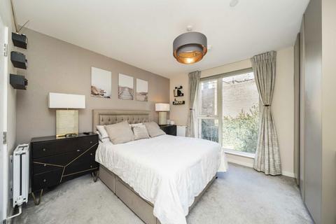 3 bedroom flat for sale, Sorrel Mead, London NW9