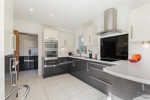 4 bedroom detached house for sale, Invicta Road, Whitstable CT5