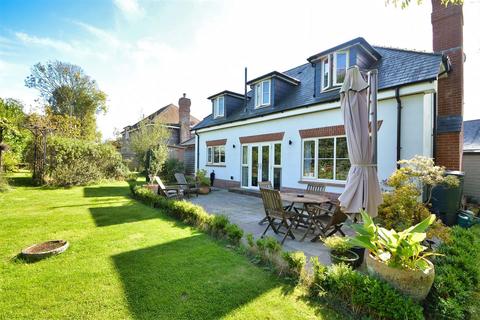 4 bedroom detached house for sale, HAVENSTREET VILLAGE