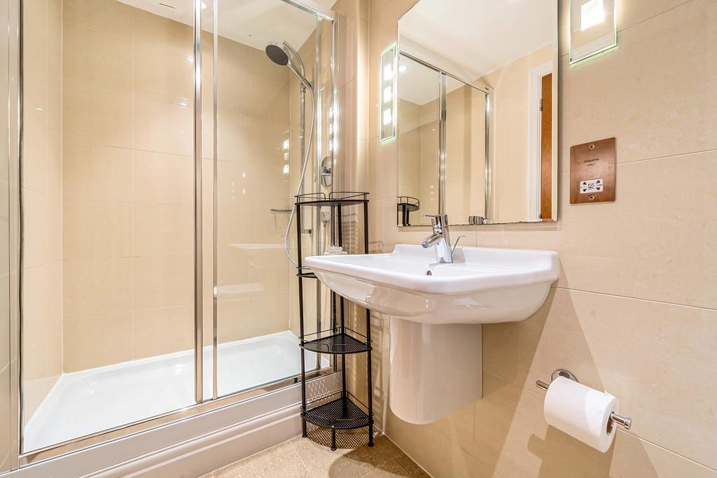 Ensuite Shower room