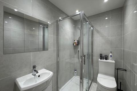 Studio to rent, Wessex Court, Stanwell TW19