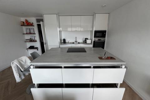 Studio to rent, Wessex Court, Stanwell TW19