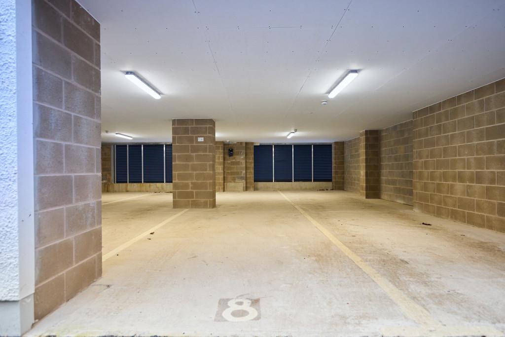 Garage &amp; Parking