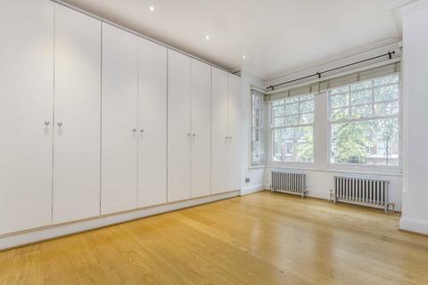 undefined, Wavendon Avenue, London W4
