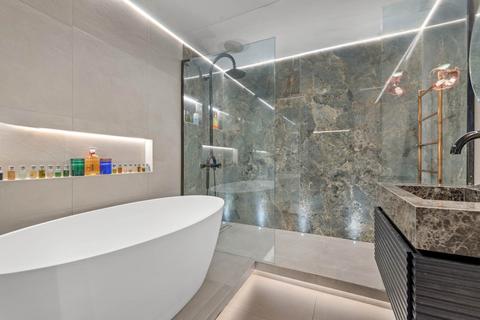 1 bedroom apartment to rent, Grosvenor Road, Pimlico, SW1V
