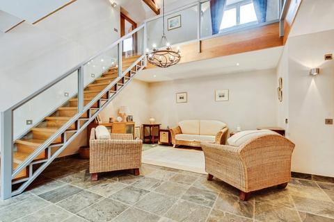 6 bedroom barn conversion for sale, Farleigh Lane, Basingstoke RG25